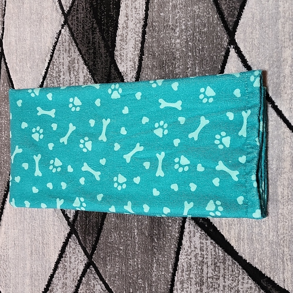 BONE DRY PAW-PRINT- BONES & HEARTS GREEN MICROFIBER DRYING TOWEL